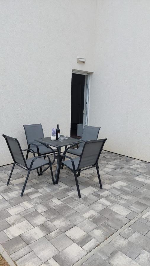Navis Apartment Supetarska Draga Exterior photo