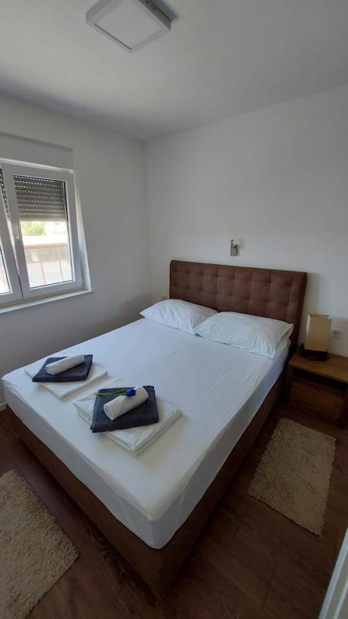 Navis Apartment Supetarska Draga Exterior photo