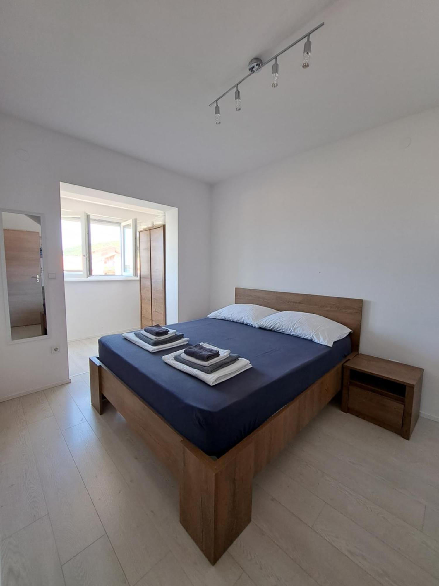 Navis Apartment Supetarska Draga Exterior photo
